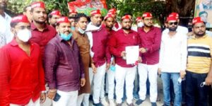 आर्थिक स्थिति के चलते बीच में पढ़ाई छोड़ने को मजबूर विद्यार्थी