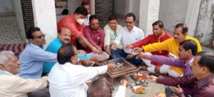 कलम-दवात का पूजन कर भगवान चित्रगुप्त की उतारी आरती