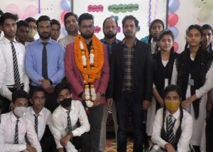 आज़मगढ़ के मुबारकपुर में NEET की परीक्षा में अरसलान ने पहले प्रयास में मारी बाज़ी …..