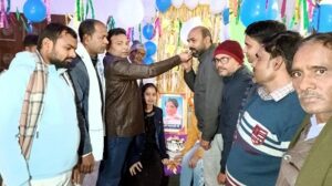 केक काटकर बसपा सुप्रीमो का मनाया गया 66 वां जन्मदिन