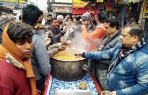 मानव सेवा परिवार ने किया खिचड़ी भोज का आयोजन