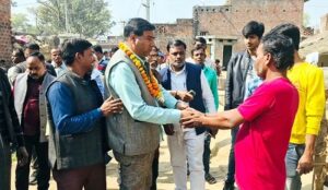 बसपा प्रत्याशी ने जनसंपर्क कर मांगे वोट