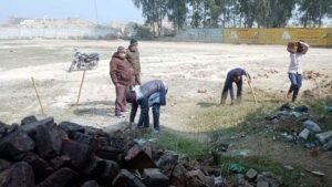 पोलिंग पार्टी रवानगी स्थल की साफ-सफाई शुरू, पालिका के अधिकारियों ने किया निरीक्षण