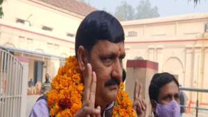 साइकिल पर चढ़कर भरा पर्चा