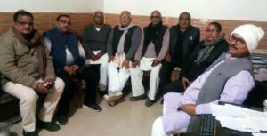 आजमगढ़ में रामदर्शन के समर्थन में पदाधिकारियों ने प्रसपा को सामूहिक इस्तीफा सौंपा