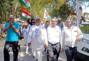 तिरंगा यात्रा निकाल मनाया जीत का जश्न