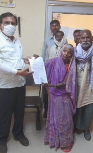 दौना काण्ड से पीड़ित परिवार के समर्थन में बसपा नेताओं ने एसडीएम को सौपा  ज्ञापन