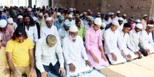 रमजान के तीसरे जुमे पर मस्जिदों में उमड़े नमाजी