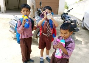 बढ़ती गर्मी ने स्कूली बच्चों का छीना सुकून