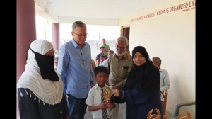 आजमगढ़ : वार्षिक परीक्षा में कामयाबी हासिल करने वाले छात्र एवं छात्राओं को ट्रॉफी व प्रमाण पत्र देकर किया गया सम्मानित