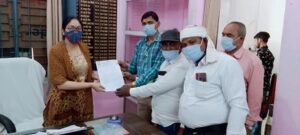 प्रयागराज : पत्रकारों के उत्पीड़न को लेकर मुख्यमंत्री संबंधित उप जिलाधिकारी को सौंपा गया ज्ञापन