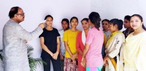 आयोग के अध्यक्ष ने महिला छात्रावास का किया निरीक्षण