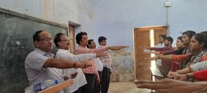 आजमगढ़ : सड़क सुरक्षा के प्रति गंभीर होकर टाला जाए हादसा – प्रो. नागेन्द्र