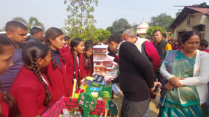 आजमगढ़ : इन छोटे – छोटे वैज्ञानिकों के प्रोजेक्ट देखकर दुनिया हैरान