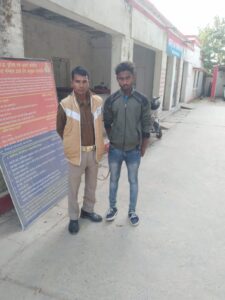 आजमगढ़ : युवक की पिटाई का वीडियो वायरल होने के बाद पुलिस ने एक आरोपी को किया गिरफ्तार