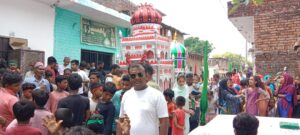 दसवीं मुहर्रम के जुलूस में छलके आंसू, इमाम हसन इमाम हुसैन की याद में