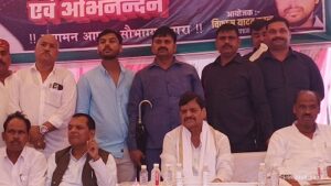 आजमगढ़ : सपा के कार्यक्रम में पुलिसवालों ने पत्रकारों को दिया धक्का…