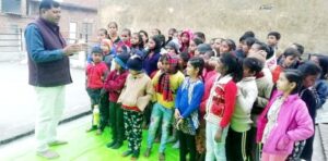 सावित्रीबाई फुले को रंग कार्यशाला के बच्चों ने किया याद