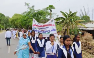 आजमगढ़ में छात्राओं ने मतदाता रैली निकाल किया लोगों को जागरूक