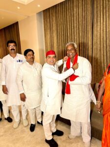 आज़मगढ़ में बीजेपी नेता सपा में हुए शामिल