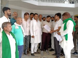 राहुल सांकृत्यायन और हरिओध की प्राथमिक पाठशाला की ज़मीन भू अभिलेख से गायब होने के सवाल पर आज़मगढ़ नागरिक समाज ने एसडीएम निज़ामाबाद को ज्ञापन सौंपा