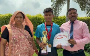 आजमगढ़ : उज्जवल मॉडल स्कूल का छात्र बना कराटे चैंपियन