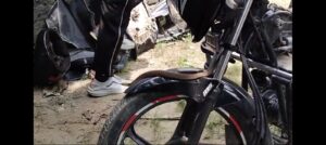 पुलिस भर्ती परीक्षा दिलाने आए युवक की बाइक में घुसा सांप