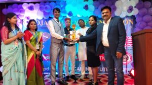 अमेरिकन इंस्टीट्यूट ने छात्रों को किया सम्मानित