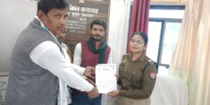 नवागत पी पी एस अधिकारी से मिले भारतीय किसान यूनियन के पदाधिकारी।