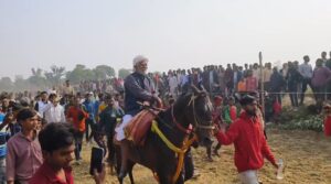 स्व0 लालजी सिंह स्मारक बाबा गोविंद साहब चेतक प्रतियोगिता में बिहार के घोड़े शिकारी बाबा ने मारी बाजी।