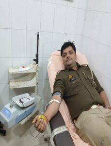 आज़मगढ़ : पुलिस ने खून देकर बचाई गैंगरेप पीड़िता की जान