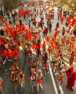 महाकुंभ: महानिर्वाणी अखाड़े की पेशवाई का भव्य आयोजन