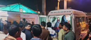 आजमगढ़ में बड़ा सड़क हादसा: प्रयागराज जा रही बस अनियंत्रित होकर खड्डे में गिरी, दर्जनों यात्री घायल