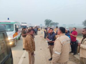 आजमगढ़ हाईवे पर भीषण सड़क हादसा: 3 की मौत, 5 घायल हायर सेंटर रेफर