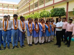 आजमगढ़ : महादेवी हायर सेकेण्डरी स्कूल, आज़मगढ़ के विद्यार्थियों ने बोर्ड परीक्षा में रचा इतिहास