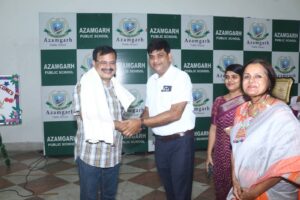 आज़मगढ़ पब्लिक स्कूल में कैरियर काउंसलिंग वर्कशॉप का भव्य आयोजन, नाबार्ड के जीएम क़मर जावेद ने छात्रों को दिया सफलता का मंत्र…