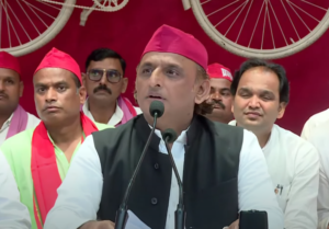 अखिलेश यादव का योगी सरकार पर हमला – यूपी में न्यूयॉर्क से ज्यादा शराब की दुकानें, लेकिन स्कूल अब तक बंद