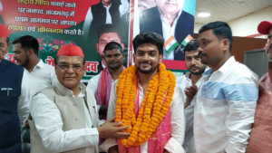 आज़मगढ़ में सपा कार्यकर्ताओं ने रोशन यादव का किया भव्य स्वागत