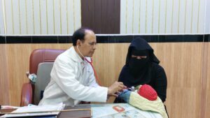 आज़मगढ़: नजमा हॉस्पिटल में डॉक्टरों ने लिखा इतिहास, 21 दिन वेंटिलेटर पर रहने के बाद नवजात ने पाई नई ज़िंदगी