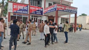 आजमगढ़ :  मंत्री अनिल राजभर के कार्यक्रम में भाजपा के दो गुटों में जमकर मारपीट, कोतवाली तक पहुंचा विवाद