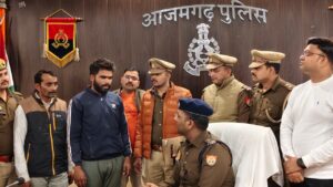 आजमगढ़ में साइबर ठगों का गैंग गिरफ्तार, यूपी कॉप ऐप के जरिए कर रहे थे वसूली