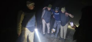 आज़मगढ़: चोरी के इनामिया आरोपी से मुठभेड़, पुलिस ने घायल अवस्था में किया गिरफ्तार