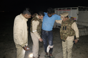 आजमगढ़ में देर रात मुठभेड़, एक गोतस्कर घायल, दूसरा गिरफ्तार