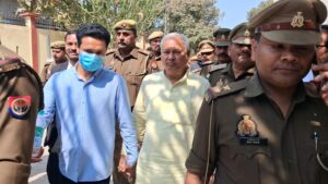 आज़मगढ़ में रमाकांत के भाई उमाकांत की कोर्ट में पेशी