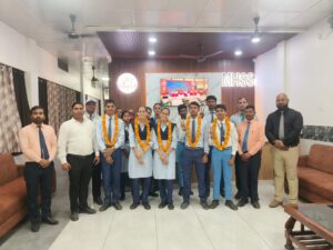 आजमगढ़: महादेवी हायर सेकेंडरी स्कूल का शत-प्रतिशत रिजल्ट, छात्रों ने लहराया सफलता का परचम