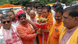 आजमगढ़: वेदांता इंटरनेशनल स्कूल में क्षेत्र अध्यक्ष विनोद राय का भव्य स्वागत