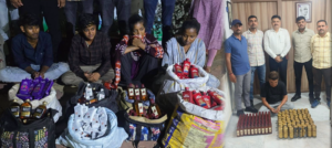 गुजरात में शराबबंदी पर फिर सवाल, सूरत में ऑटो रिक्शा से विदेशी शराब की बड़ी खेप बरामद
